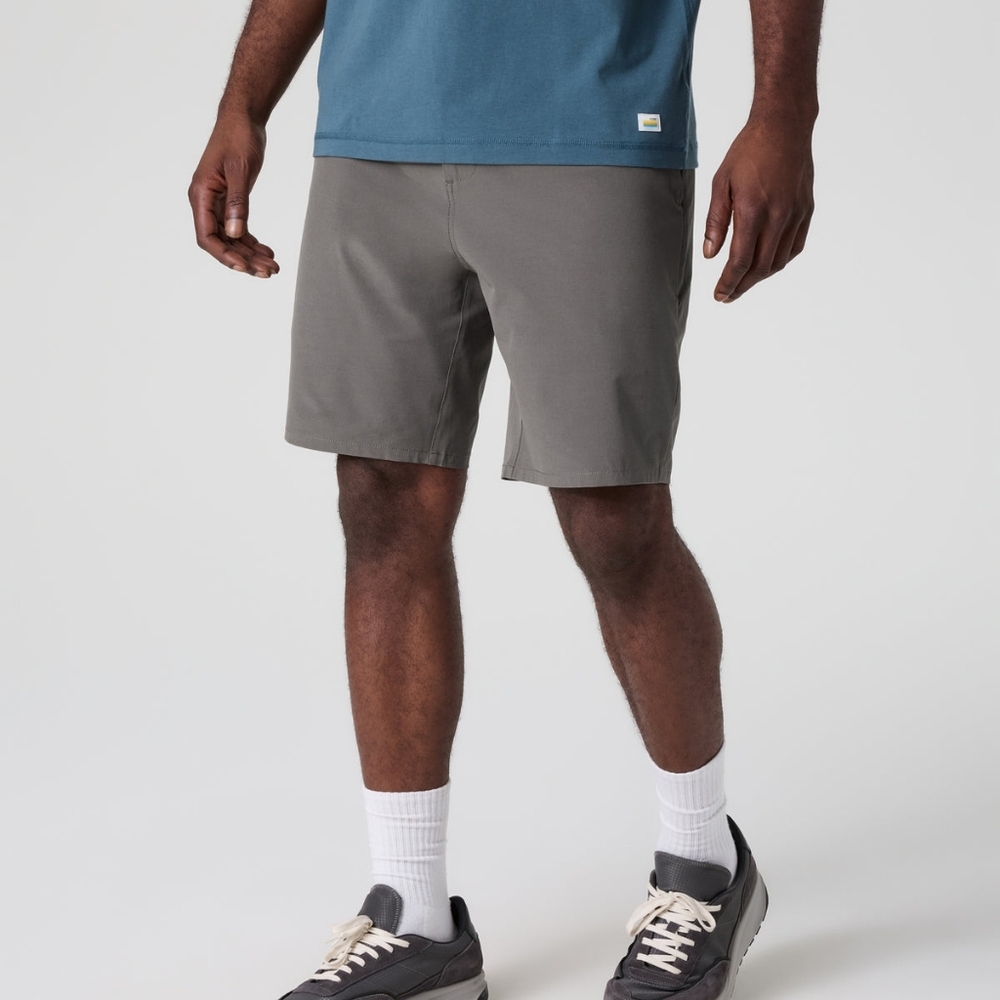 Vuori Charcoal Aim Short Size 36 Gray